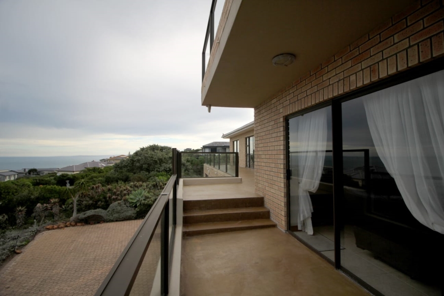 5 Bedroom Property for Sale in Village On Sea Western Cape